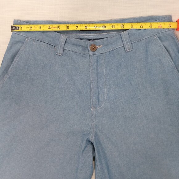 Tommy Hilfiger Men's Denim Bermuda Shorts Size 33 Blue Flat Front Casual Cotton - Picture 3 of 7